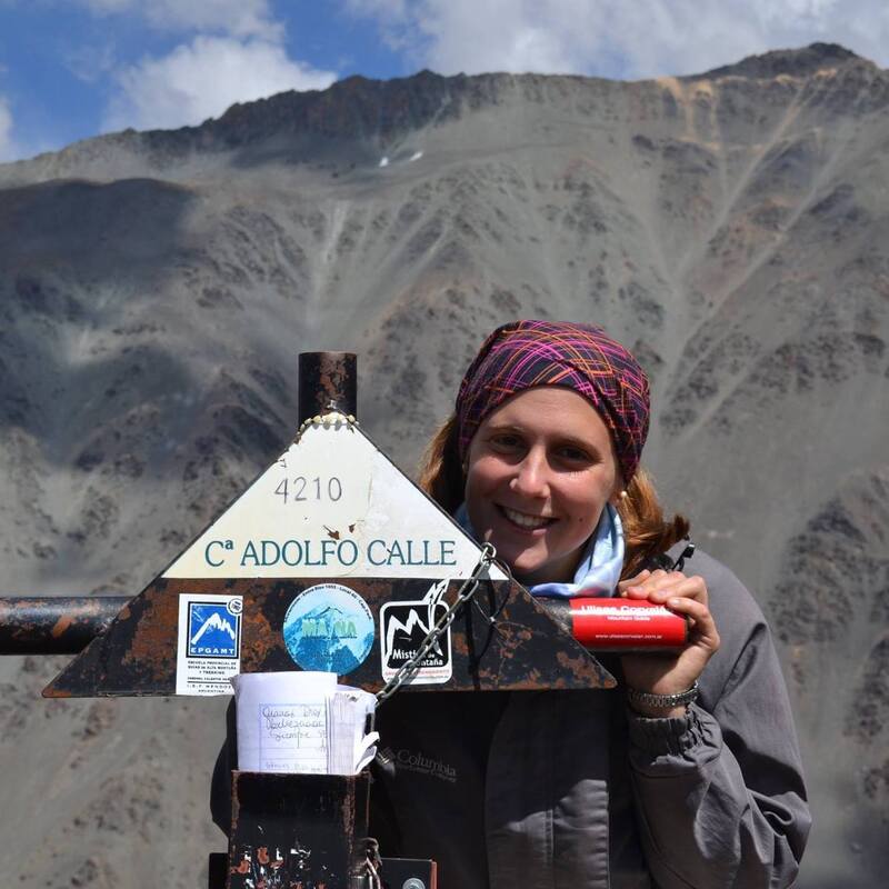 Costa, Sofía – Asociación Argentina de Guías de Montaña